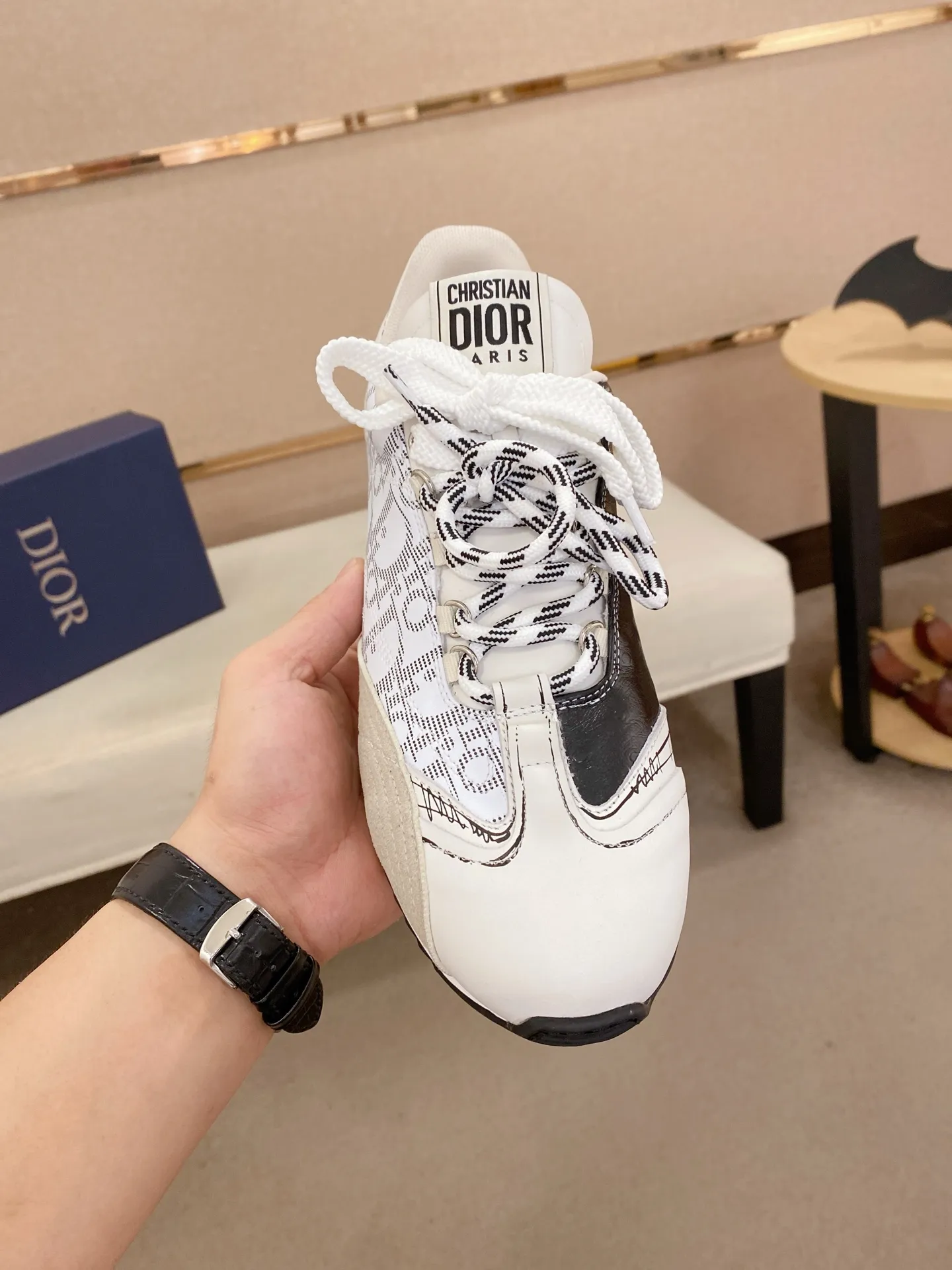 Men's shoes💰: 500💰Couple style💏 [Dior·Dior] New casual sports style men's shoes, new spring and summer design, perfect workmanship, lace-up lazy style to create wardrobe quality, upper: imported first-layer cowhide, mesh breathable lining soft and comfortable, ultra-light TPU wear-resistant outsole, simple, versatile fashion men's shoes, excellent color code number 35--44. (45,46 customized items are not returnable or exchangeable)